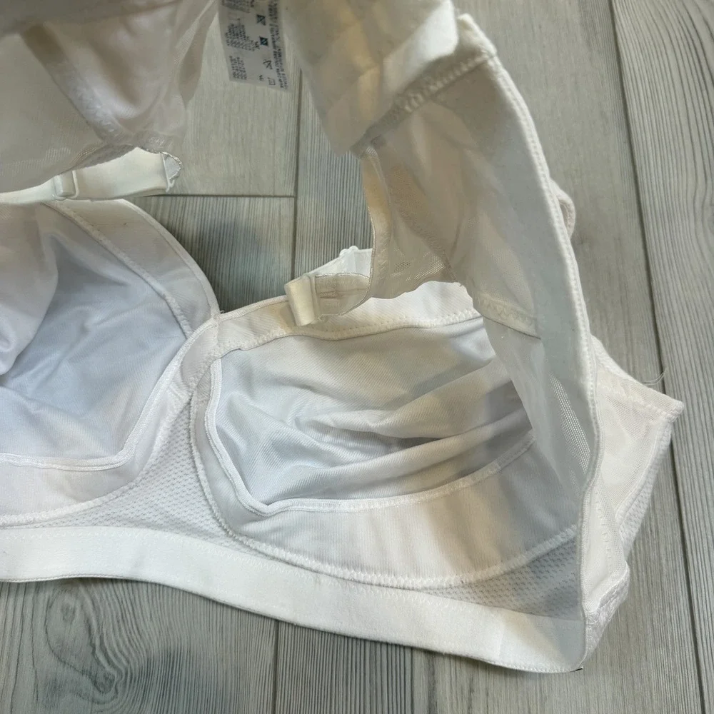 Glamorise 1006 Size 44D‎ Wirefree Sports Bra White MagicLift Seamless